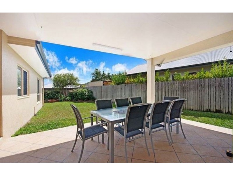 103 Thorn St, Mount Louisa QLD 4814