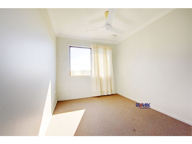 2/40 Ford St, Hermit Park QLD 4812