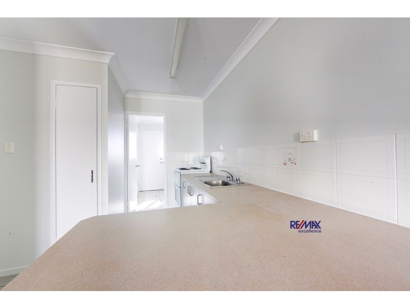 2/40 Ford St, Hermit Park QLD 4812