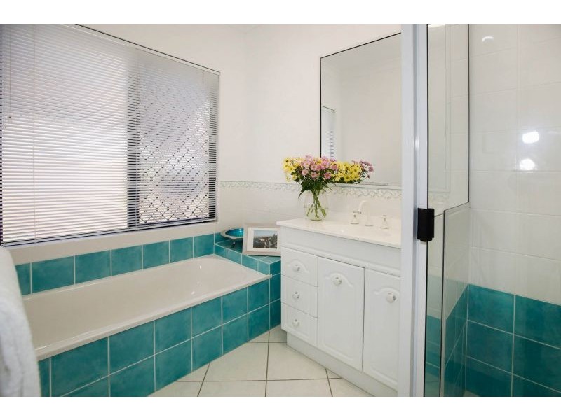8 Trembath Cr, Kirwan QLD 4817