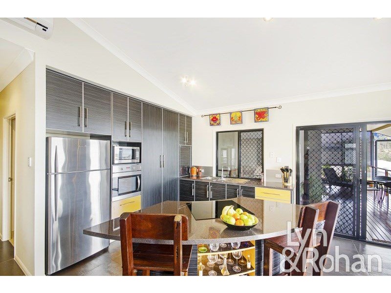 7 Cromwell Court, Mount Louisa QLD 4814