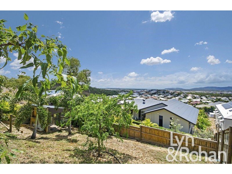 7 Cromwell Court, Mount Louisa QLD 4814