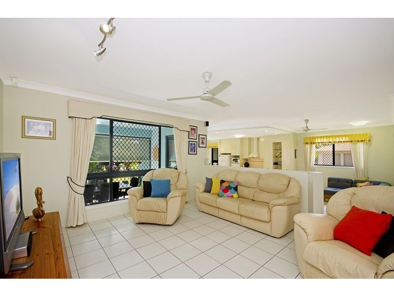 1 Luke Court, Bushland Beach QLD 4818