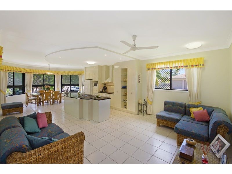 1 Luke Court, Bushland Beach QLD 4818