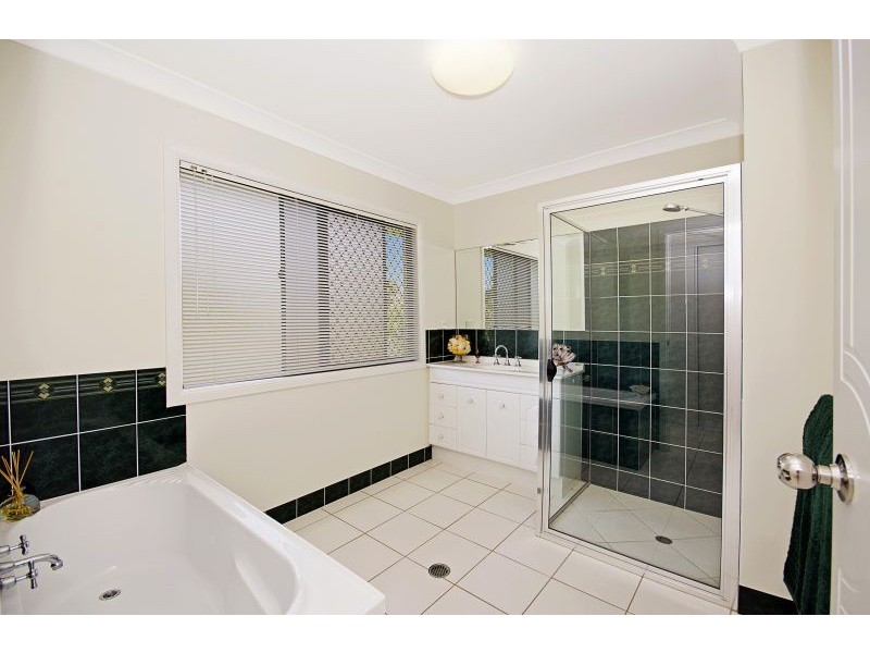 1 Luke Court, Bushland Beach QLD 4818