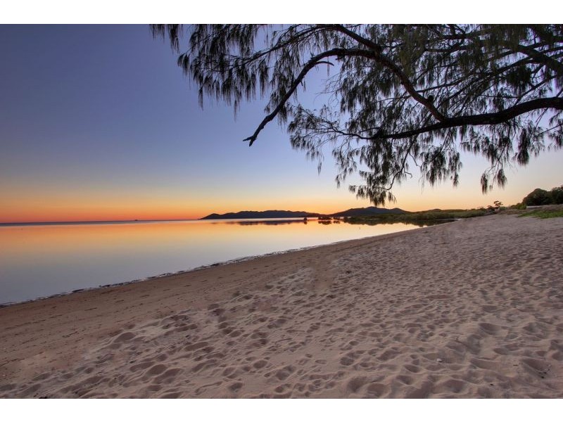 34 Waterview Drive, Bushland Beach QLD 4818