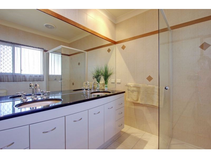 34 Waterview Drive, Bushland Beach QLD 4818