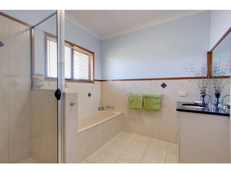 34 Waterview Drive, Bushland Beach QLD 4818