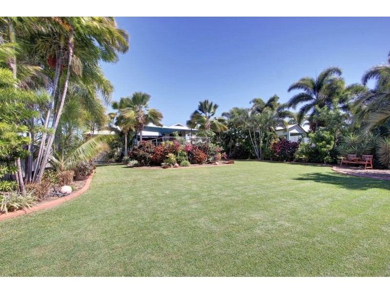 34 Waterview Drive, Bushland Beach QLD 4818