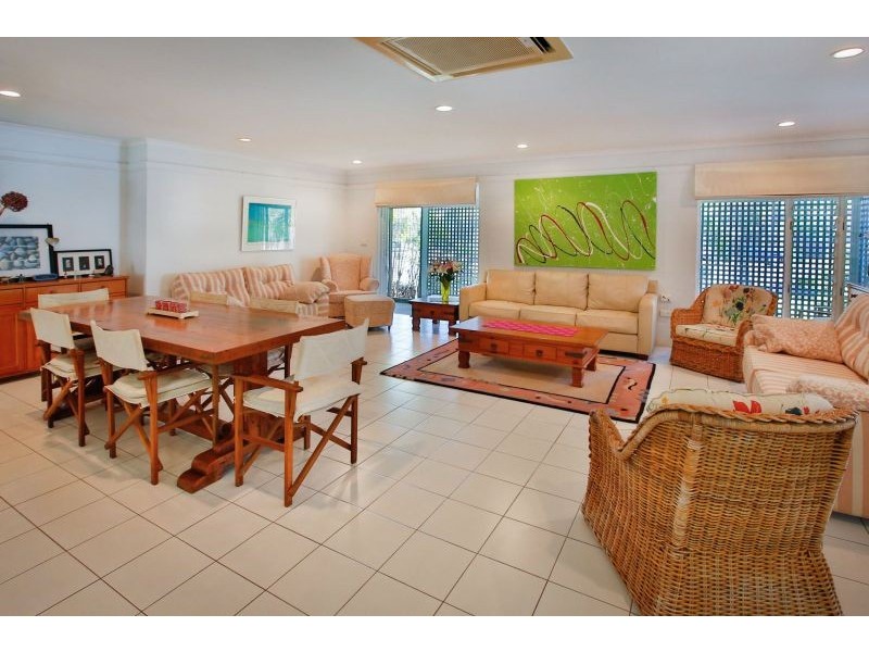 8-10 Bishop Street, Belgian Gardens QLD 4810