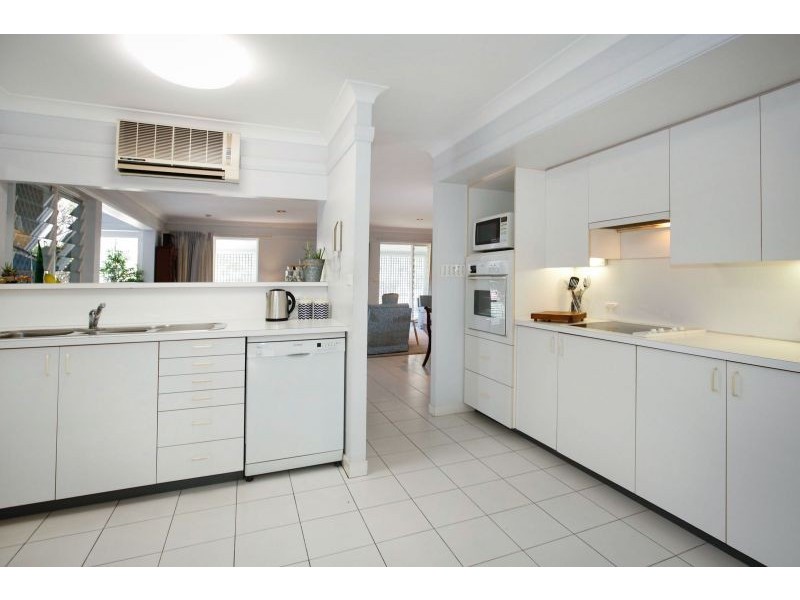 8-10 Bishop Street, Belgian Gardens QLD 4810