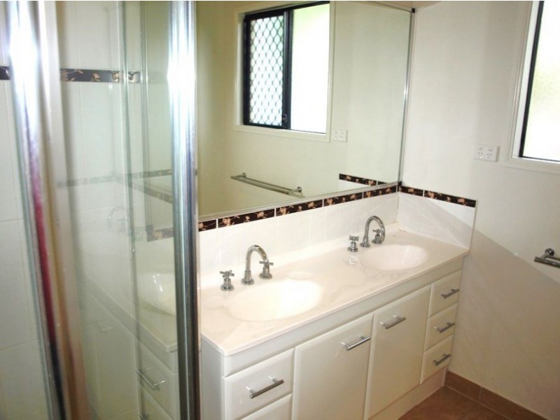 5 Fitzallan Street, Bushland Beach QLD 4818