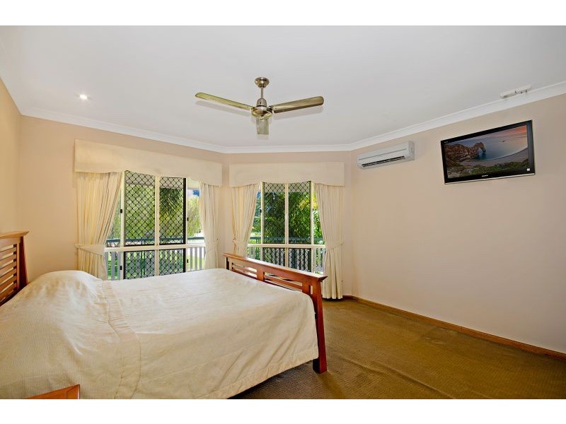 13 Jamaica Crescent, Bushland Beach QLD 4818