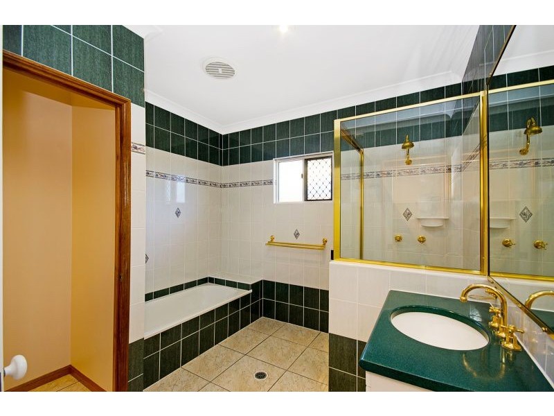 13 Jamaica Crescent, Bushland Beach QLD 4818