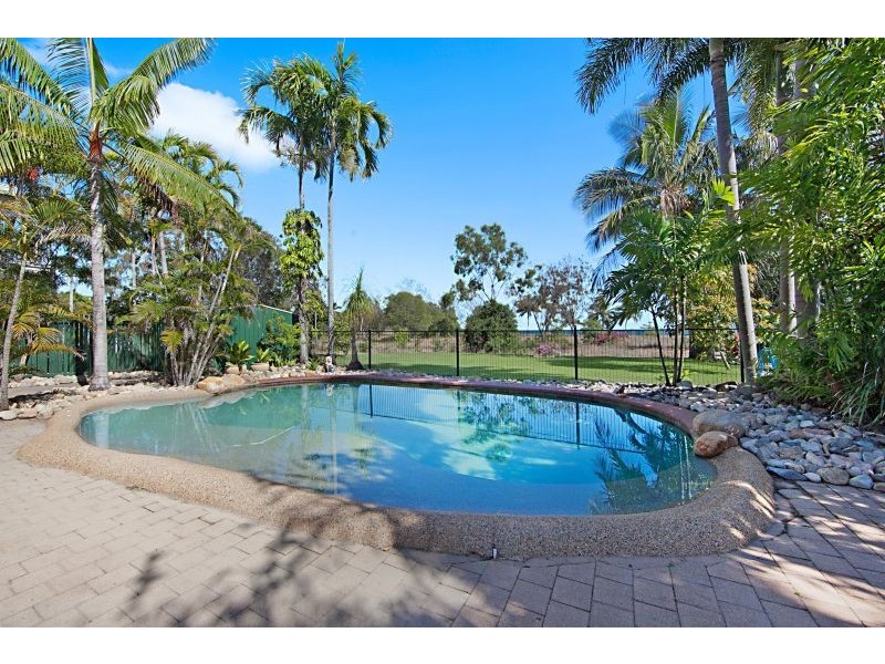 32 The Esplanade, Toolakea QLD 4818