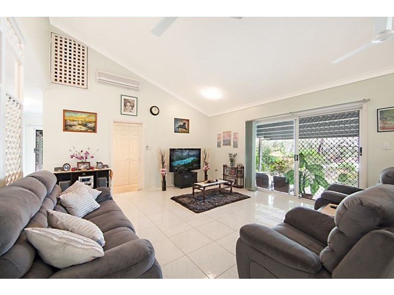 17 Oolilpa Street, Mount Louisa QLD 4814