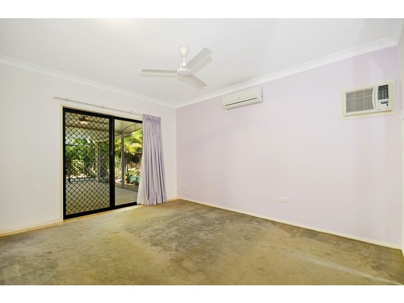 Bushland Beach QLD 4818