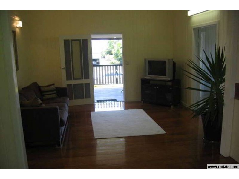 30 Kitchener, Pimlico QLD 4812