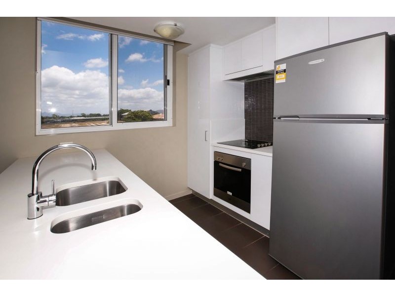 16/2-4 Kingsway Place, Townsville City QLD 4810