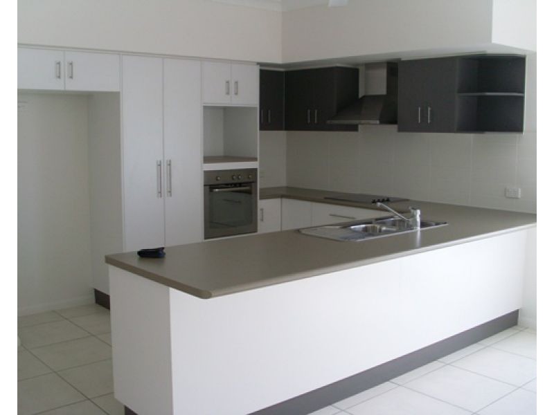 17 Rangeleigh Court, Mount Louisa QLD 4814