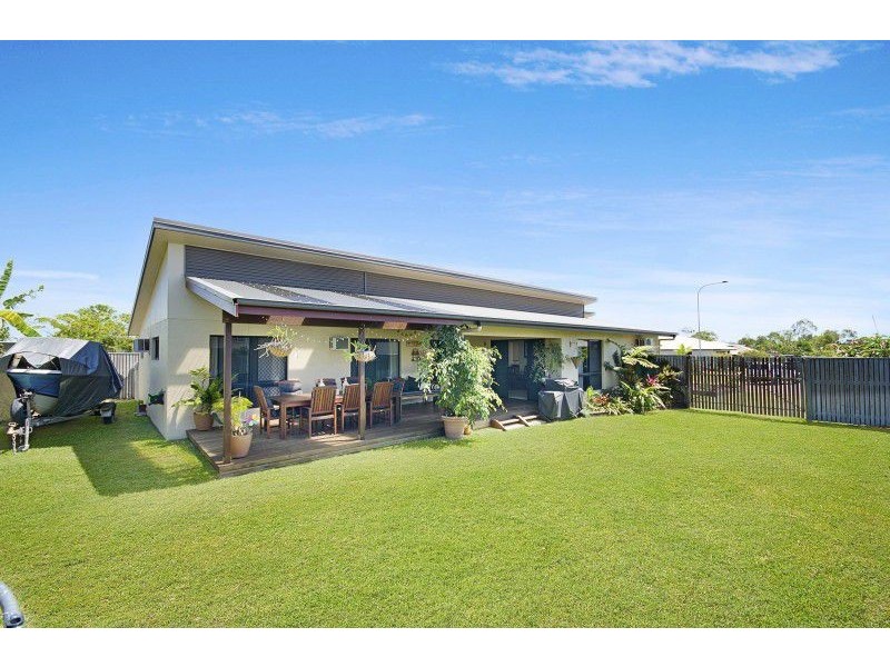7 Henning Court, Bushland Beach QLD 4818