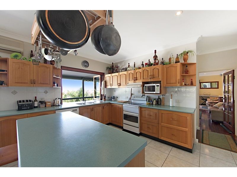 10 Hedley Court, Mount Louisa QLD 4814