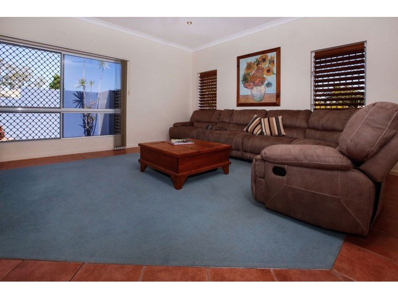2 Robina Close (cnr 1 St Davids Close), Kirwan QLD 4817
