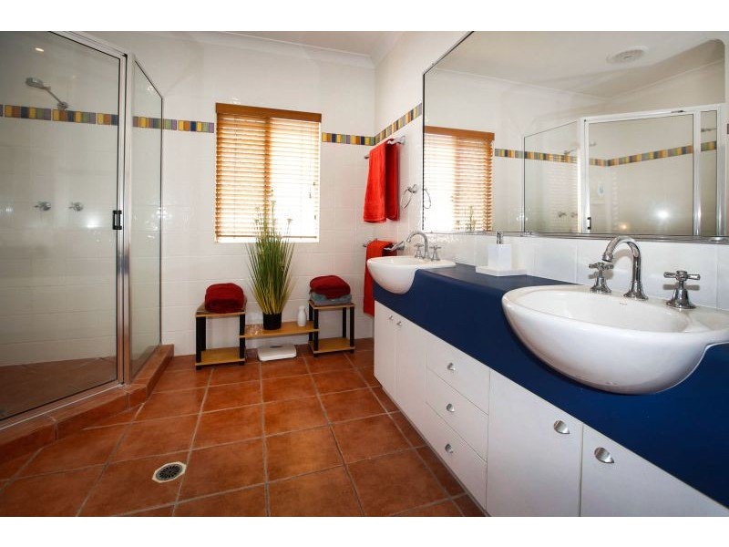 2 Robina Close (cnr 1 St Davids Close), Kirwan QLD 4817