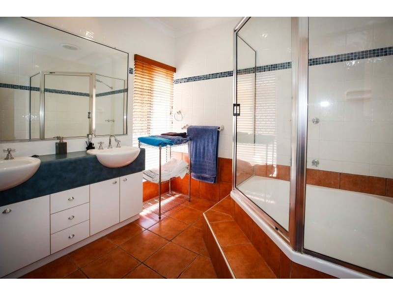 2 Robina Close (cnr 1 St Davids Close), Kirwan QLD 4817