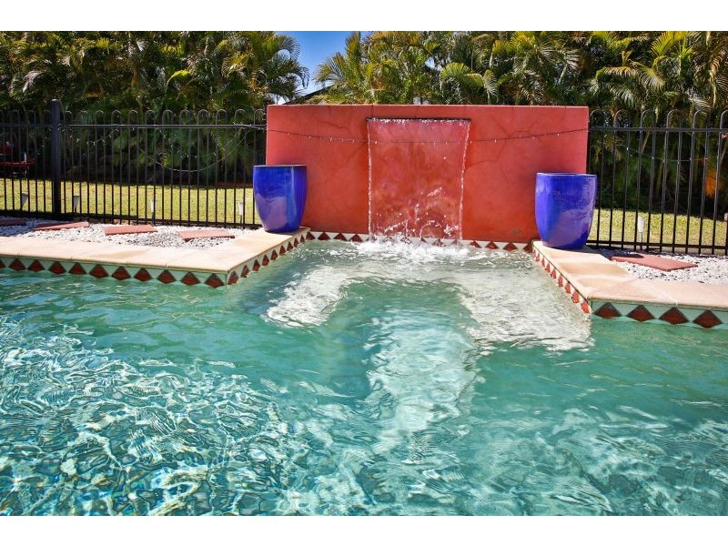 2 Robina Close (cnr 1 St Davids Close), Kirwan QLD 4817