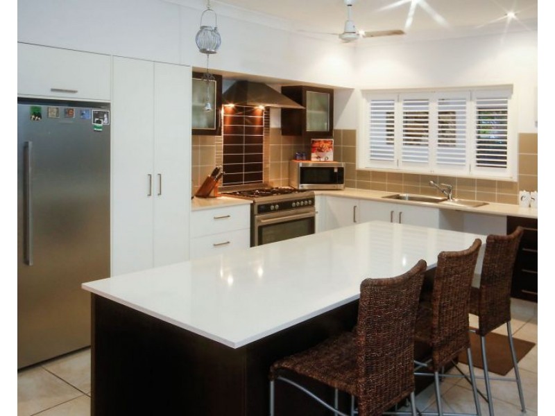 2 Marita Court, Bushland Beach QLD 4818