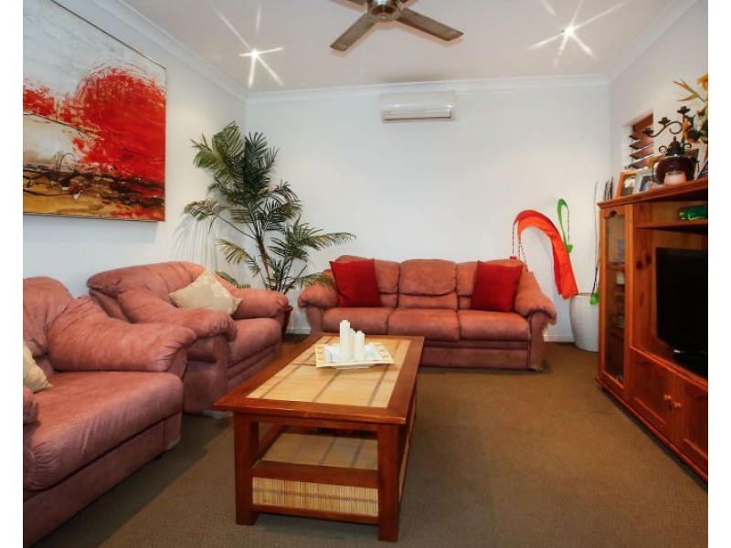 2 Marita Court, Bushland Beach QLD 4818