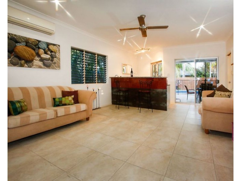 2 Marita Court, Bushland Beach QLD 4818