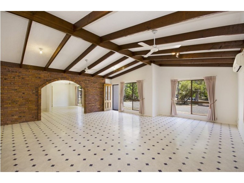 15 Kurrajong Court, Bushland Beach QLD 4818