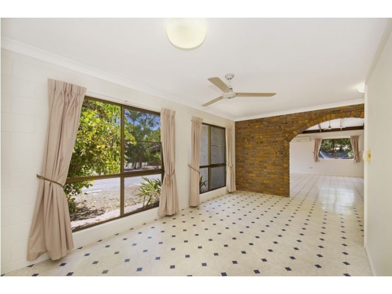 15 Kurrajong Court, Bushland Beach QLD 4818