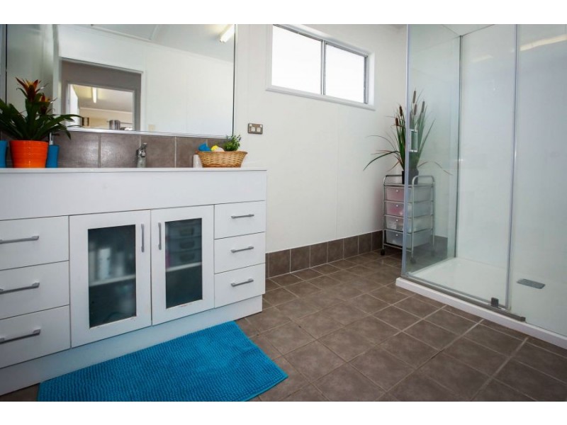 6 Maple Court, Kirwan QLD 4817