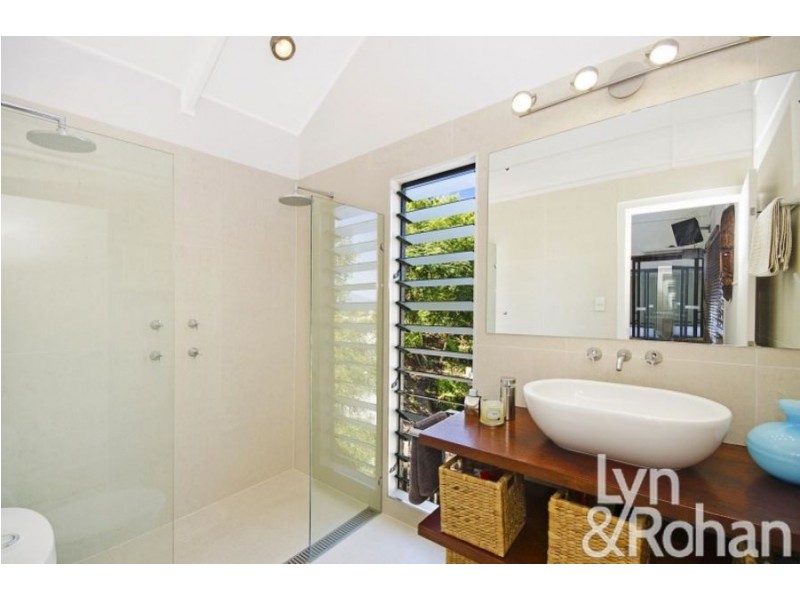 5 McClelland Street, West End QLD 4810