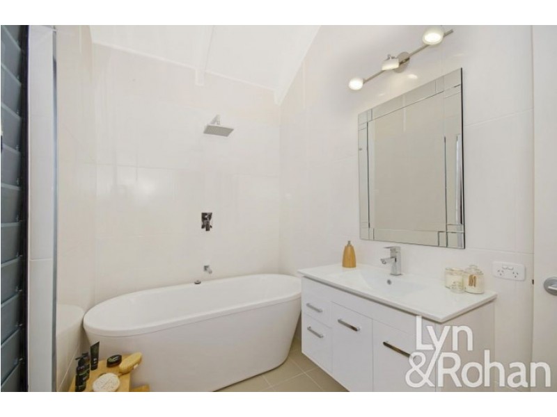 5 McClelland Street, West End QLD 4810