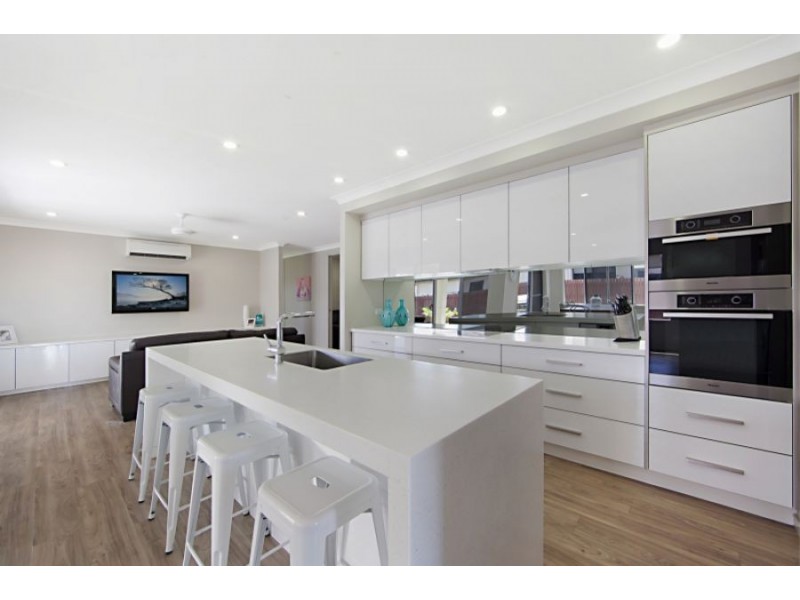 14 Biscayne Street, Burdell QLD 4818