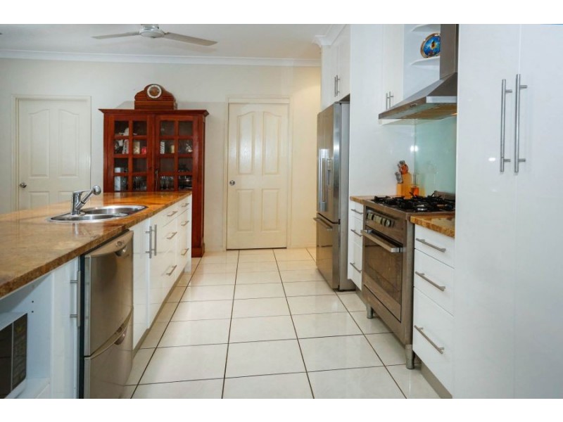 4 Dugong Court, Bushland Beach QLD 4818