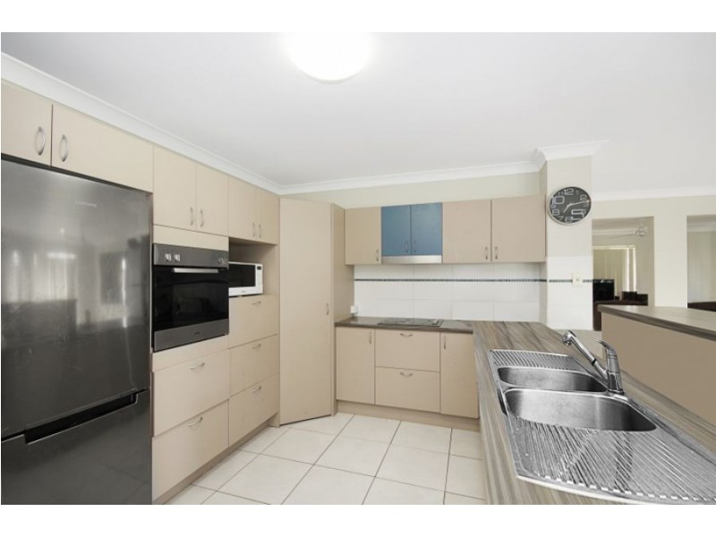 60 Shutehaven Circuit, Bushland Beach QLD 4818