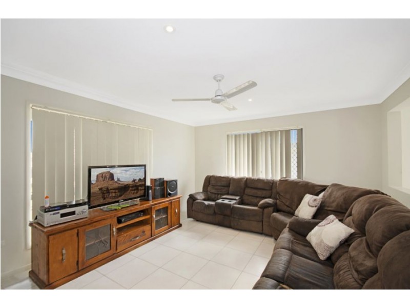 60 Shutehaven Circuit, Bushland Beach QLD 4818