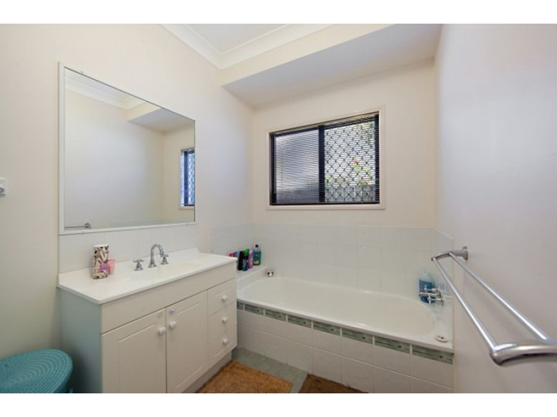 27 Riley Circuit, Kirwan QLD 4817