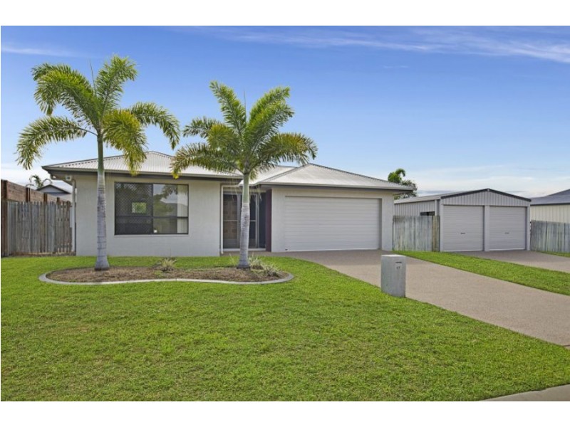 27 Seabrook Circuit, Bushland Beach QLD 4818