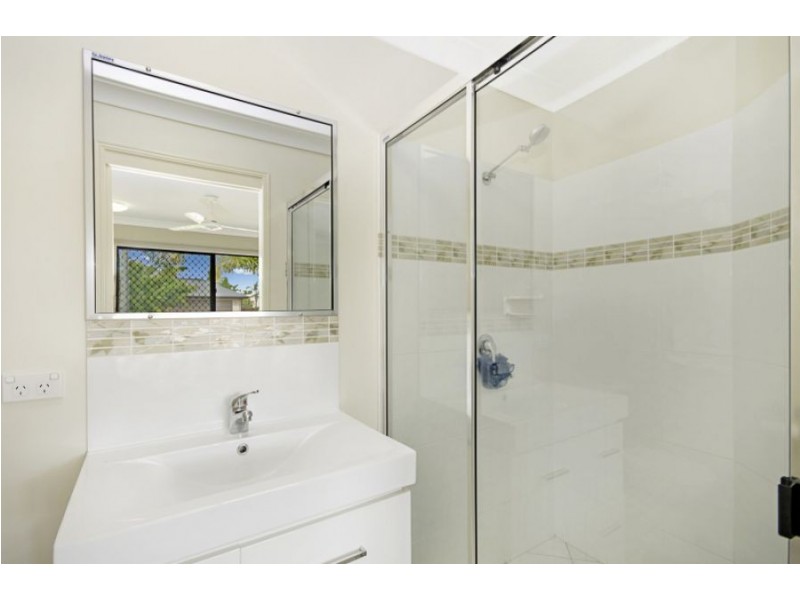 27 Seabrook Circuit, Bushland Beach QLD 4818