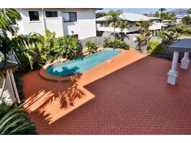 4/38 Percy St, West End QLD 4810