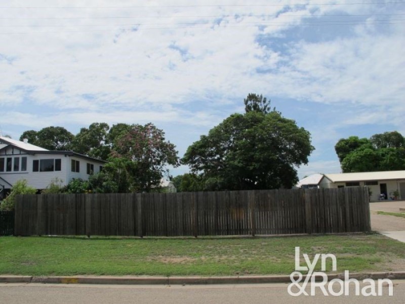 5 Carmody Street, Hermit Park QLD 4812