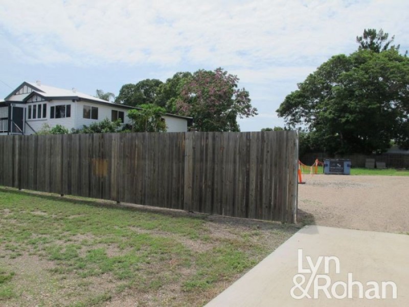 5 Carmody Street, Hermit Park QLD 4812