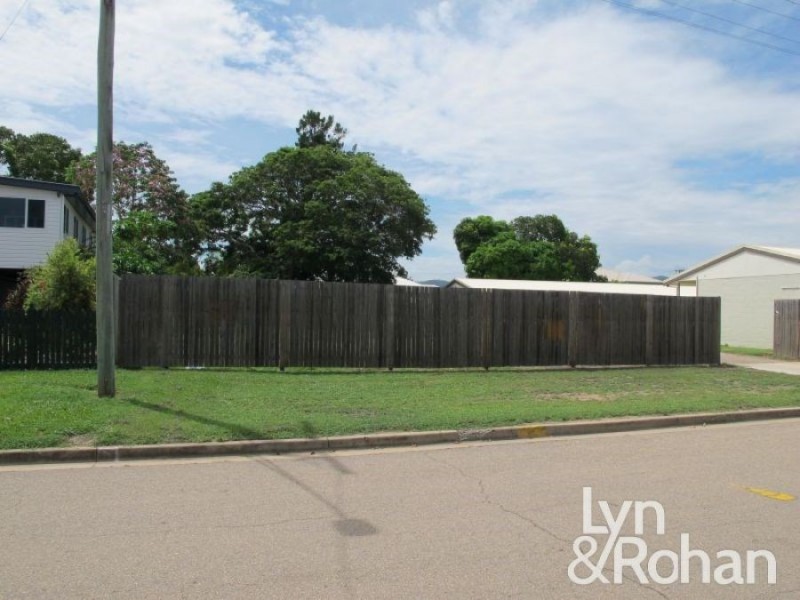 5 Carmody Street, Hermit Park QLD 4812