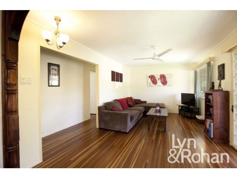 4 Selwyn Street, Cranbrook QLD 4814